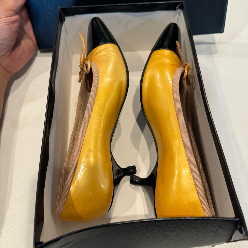 Authentic CHANEL shoes with box - Picture 6 of 10